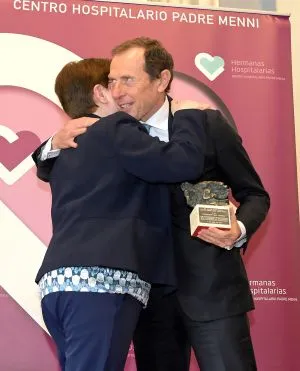 abrazo-300xxx80.jpg