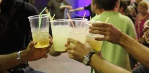 foto-jovenes-y-alcohol-300x147.jpg